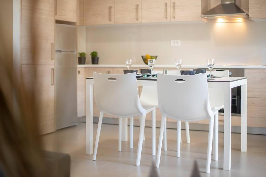 Fofi'S Elegant Home Kos Town Luaran gambar