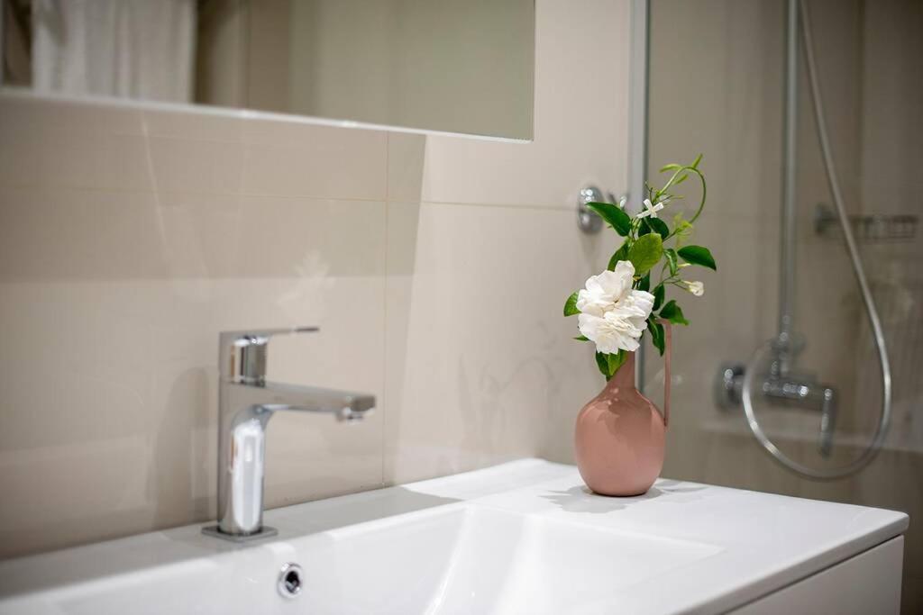 Fofi'S Elegant Home Kos Town Luaran gambar
